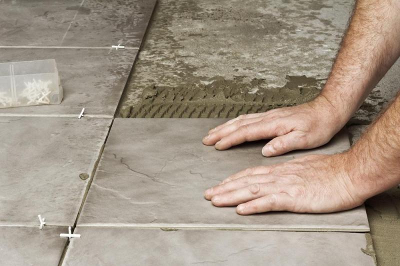 La pose de carrelage r&eacute;ussie : techniques et conseils d'expert